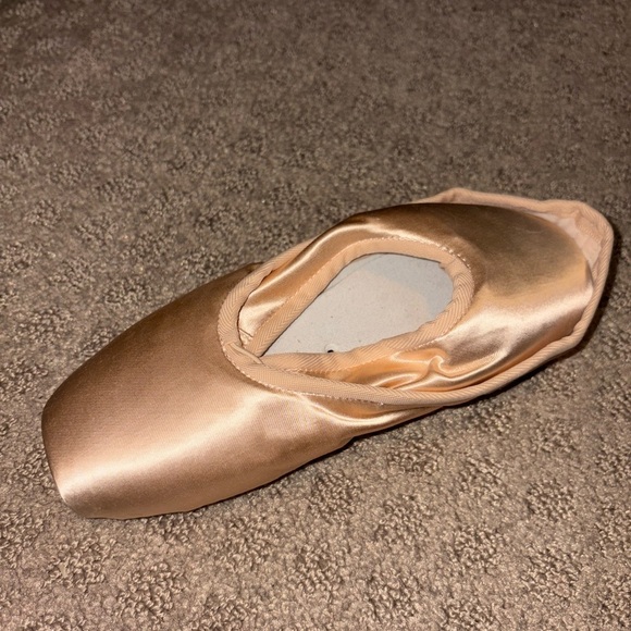 Grishko 2007 pointe shoes brand new. size:7 width:x color:pink, full shank - Picture 1 of 6